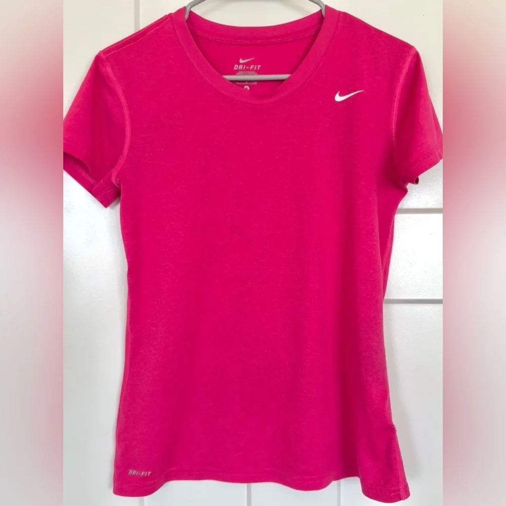 Nike Dri-FIT Short Sleeve Tee | Hot Pink Athletic Workout Top | Size Small